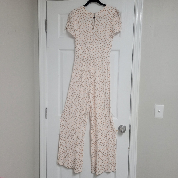 Free People NWT Mia Short Sleeve Jumpsuit Size 2. - Picture 5 of 16